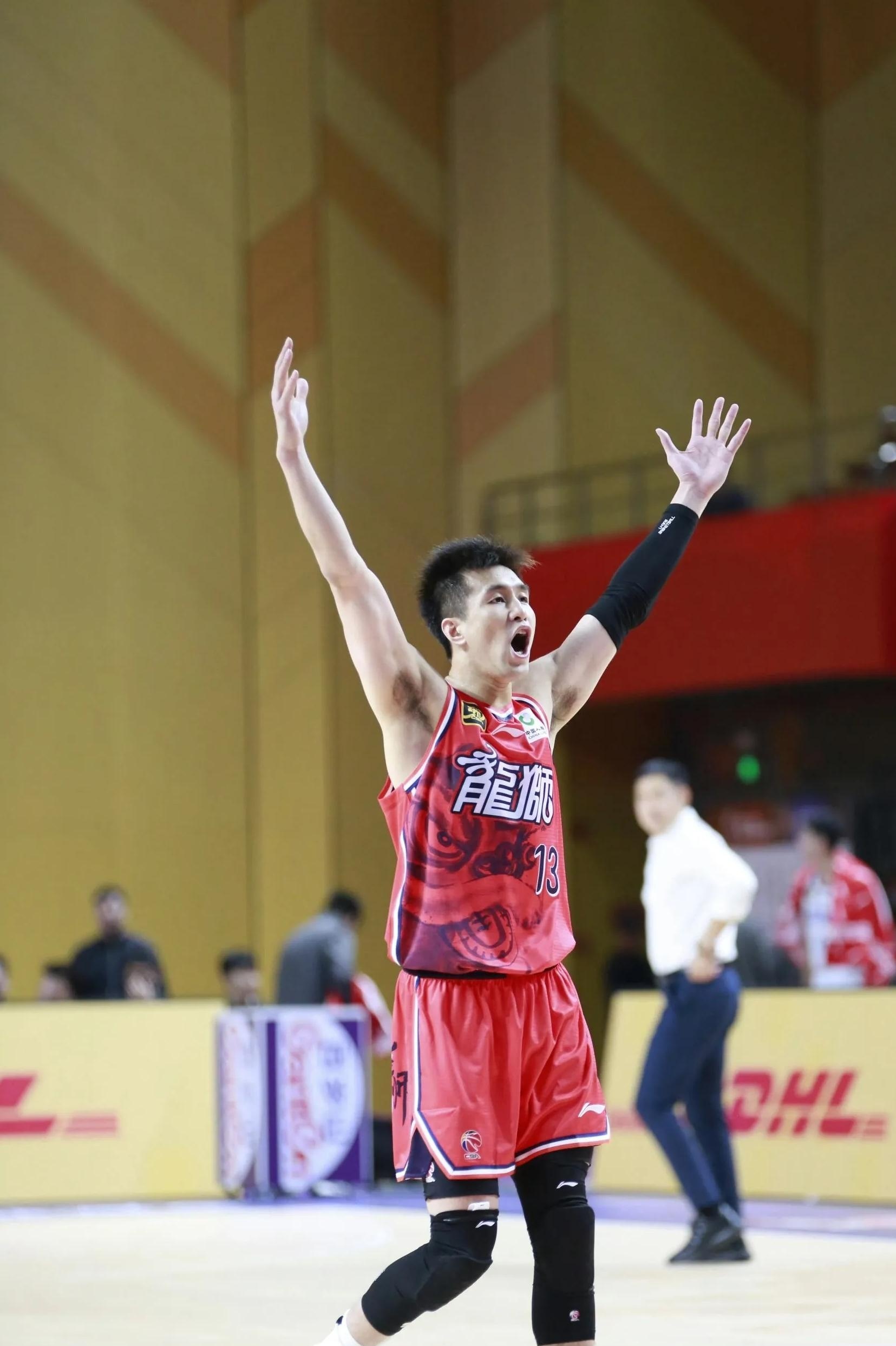 关于CBA常规赛冲刺阶段再迎强敌；曼城迎来里程碑；主帅态度：底气十足；高层口径保持一致的信息-爱游戏官网