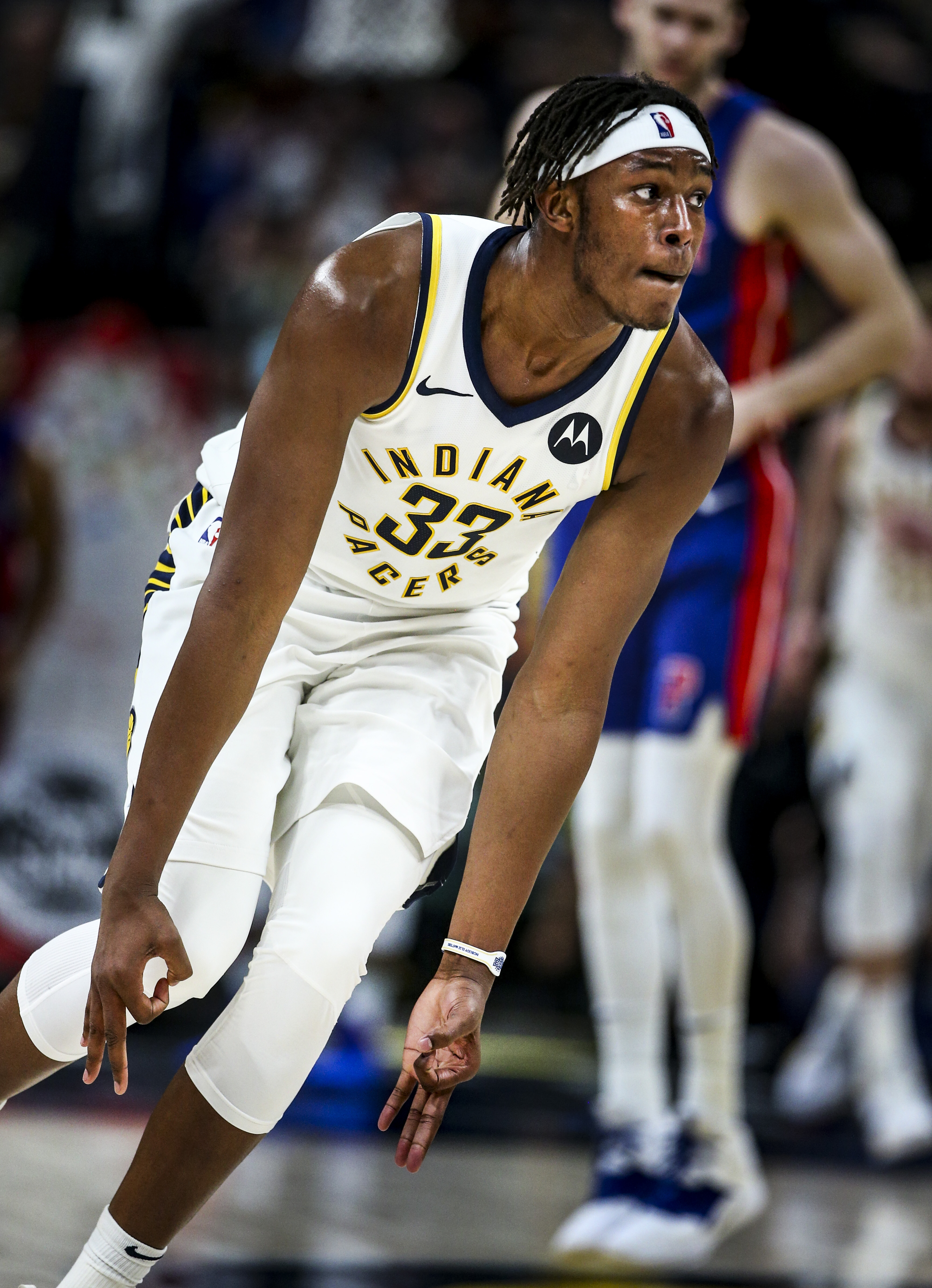 关于印第安纳步行者训练开放日，今夜回应争议引欢呼，NBA常规赛在即，身体对抗强度拉满的信息-爱游戏平台